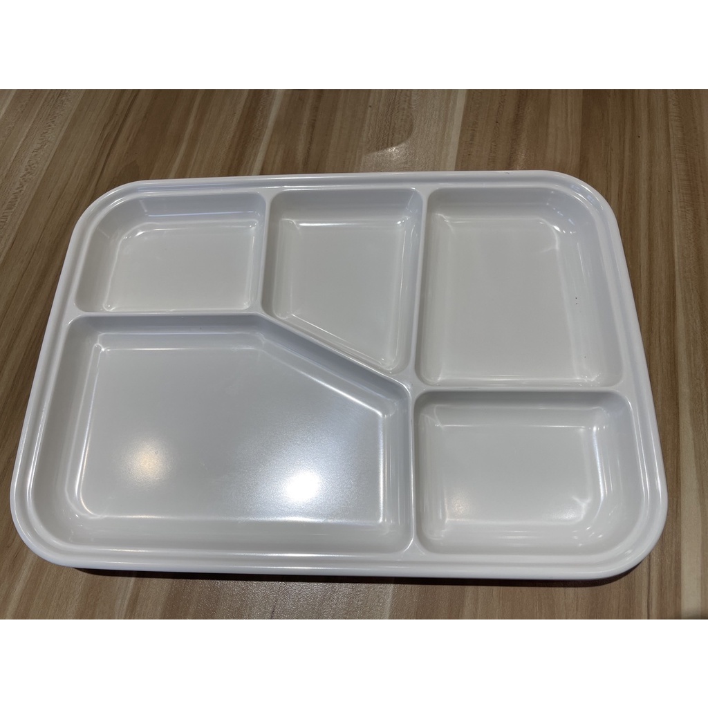 二手白色美耐皿五格餐盤(尺寸：31.1x22.1x2.5cm)