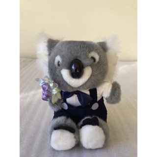 🐨 紳士 領帶 吊帶褲 無尾熊 玩偶 絨毛 娃娃 擺設 擺飾 koala 考拉 花束