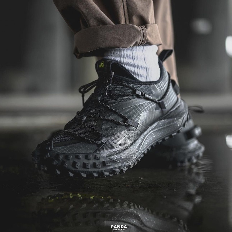 新品未使用】ナイキ ACG マウンテン フライ LOW SE