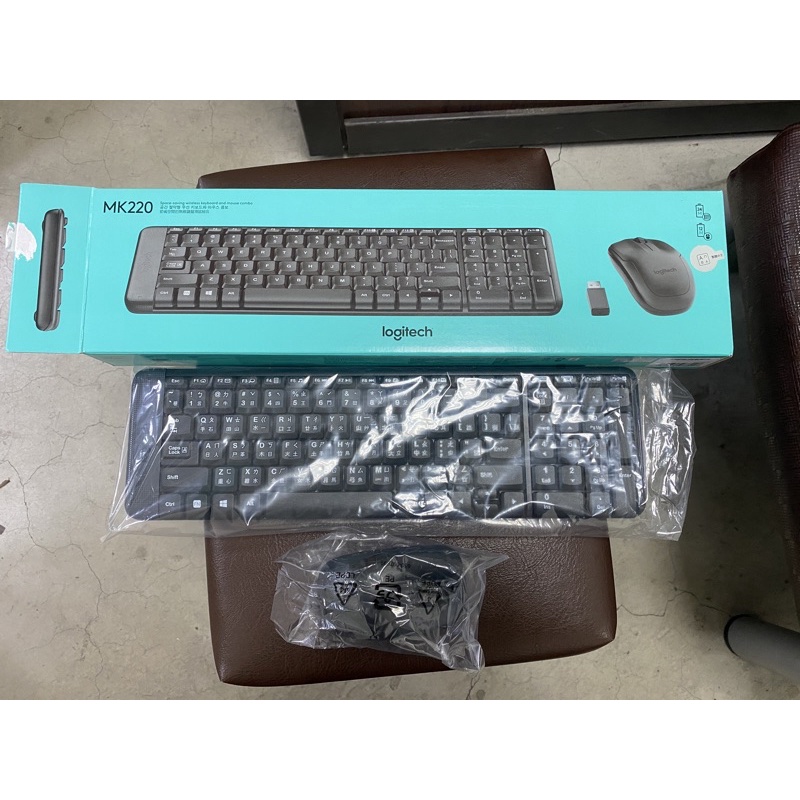［保留］[全新］羅技MK220無線滑鼠鍵盤組拆封未使用