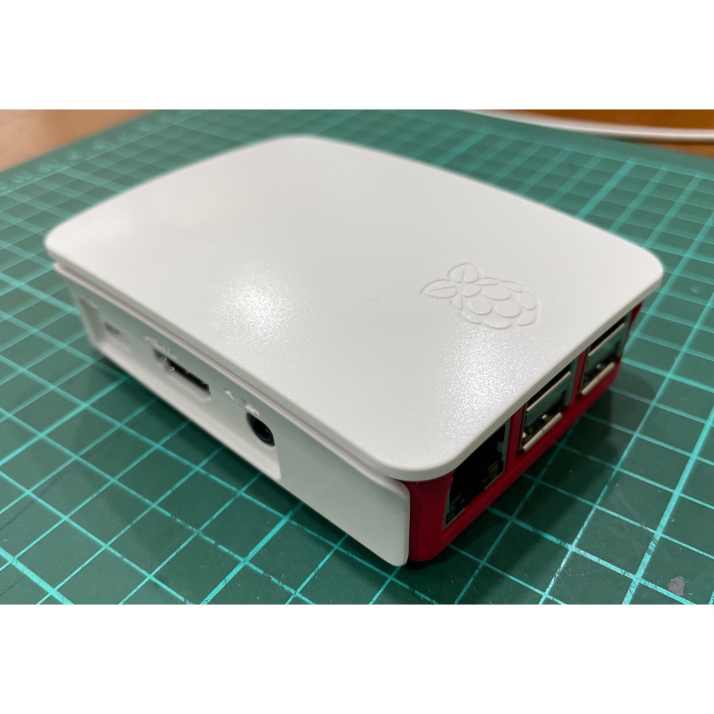 樹莓派 Raspberry Pi 3 Model B+ 含外殼