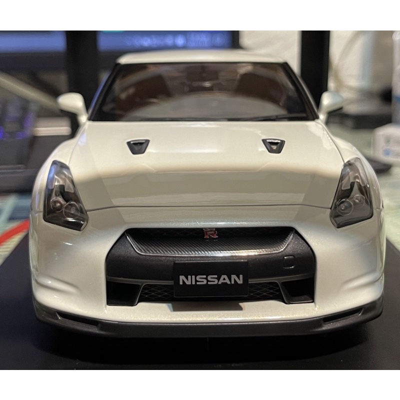 【AUTOart】鐵絲未拆 Nissan GTR R35 Spec V1/18 1:18 模型車