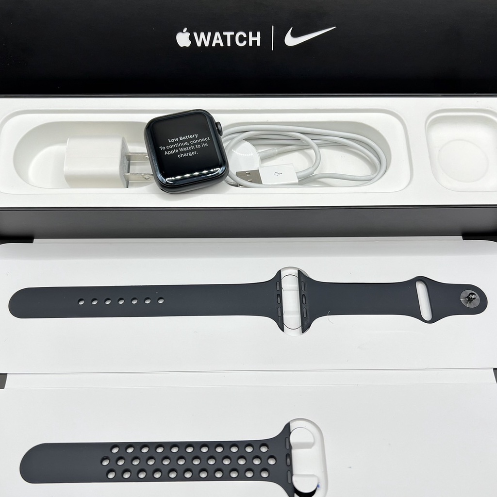 Apple Watch 5 44MM GPS版 NIKE 太空灰錶殼 黑色錶帶 A2093