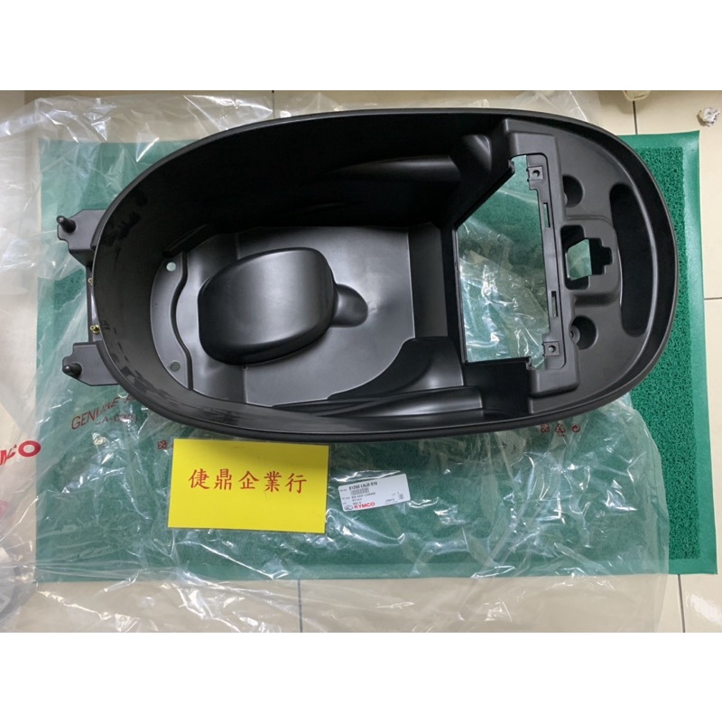 KYMCO 原廠 MANY125 馬桶 置物箱 不包含電瓶蓋 料號：81260-LHJ8-910