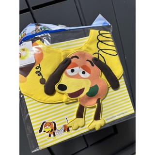 【現貨】日本玩具反斗城購入 玩具總動員 彈簧狗圍兜兜 吃飯圍兜兜 副食品必備