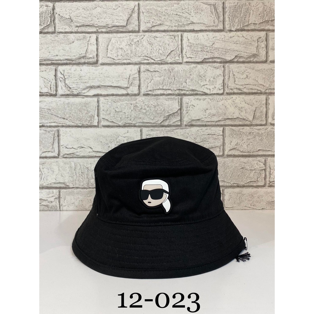 高雄凡賽斯歐洲精品 KARL LAGERFELD 卡爾拉格斐 立體橡皮卡爾 刺繡字體黑色/白色 可雙面使用 漁夫帽 帽子