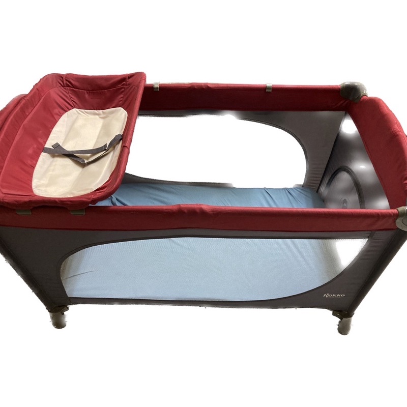 六甲村 ROKKO 可攜帶雙層嬰兒床 遊戲床 有尿換布台 尿布收納 送床墊及床包　從嬰兒時期用到幼兒園