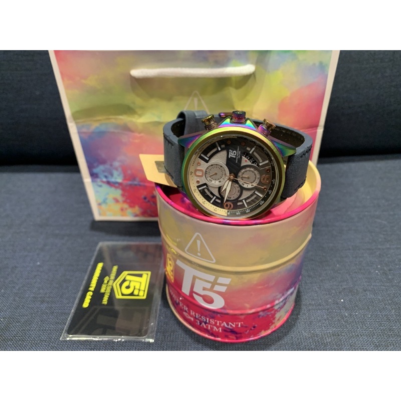T5 三眼計時碼錶 手錶 防水 日期顯示功能 圓桶鐵盒 塑膠盒