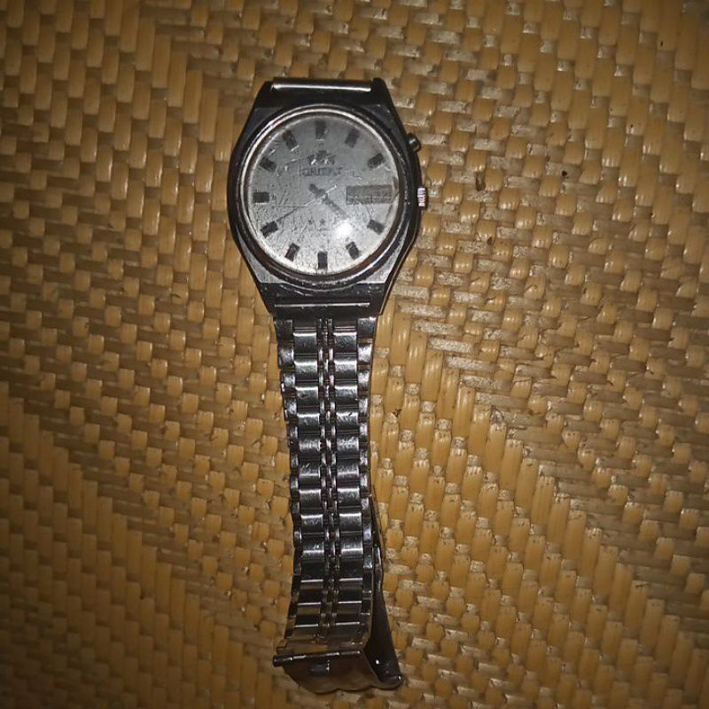 二手東方錶防水錶特價1999元