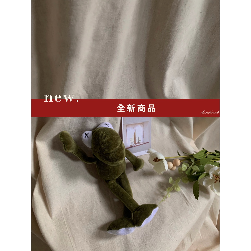 〖全新降價．長腿小青蛙〗♥ 舒壓小物．療癒擺飾．輕柔短絨毛．娃娃 / 玩偶 / 玩具 / 吊飾 / 鑰匙圈 (兩款選擇)