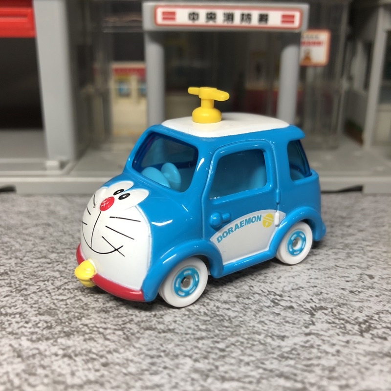 Tomica 143 多啦a夢