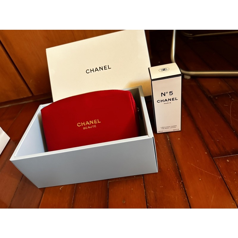 Chanel 香奈兒 紅色限量 化妝包 小香包 紅色山茶花 現貨 聖誕禮物 交換禮物