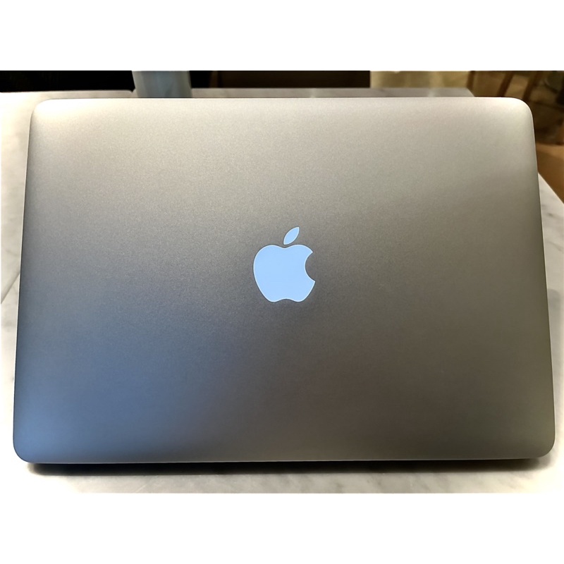 2022年5月新作下旬 【完全売り切り】【美品】APPLE MacBookAir MRE82J