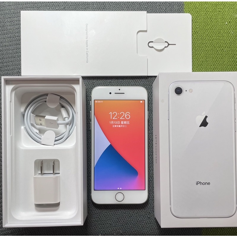 iPhone8 64G 4.7吋 銀 白 95新 i8 iPhone 8 64 二手機回收 二手 舊機折抵 面交貨到付款