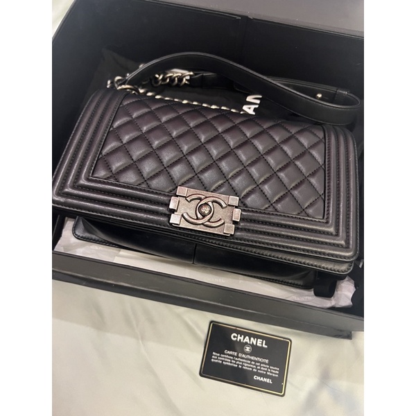 CHANEL BOY25光滑牛皮銀鏈保持良好