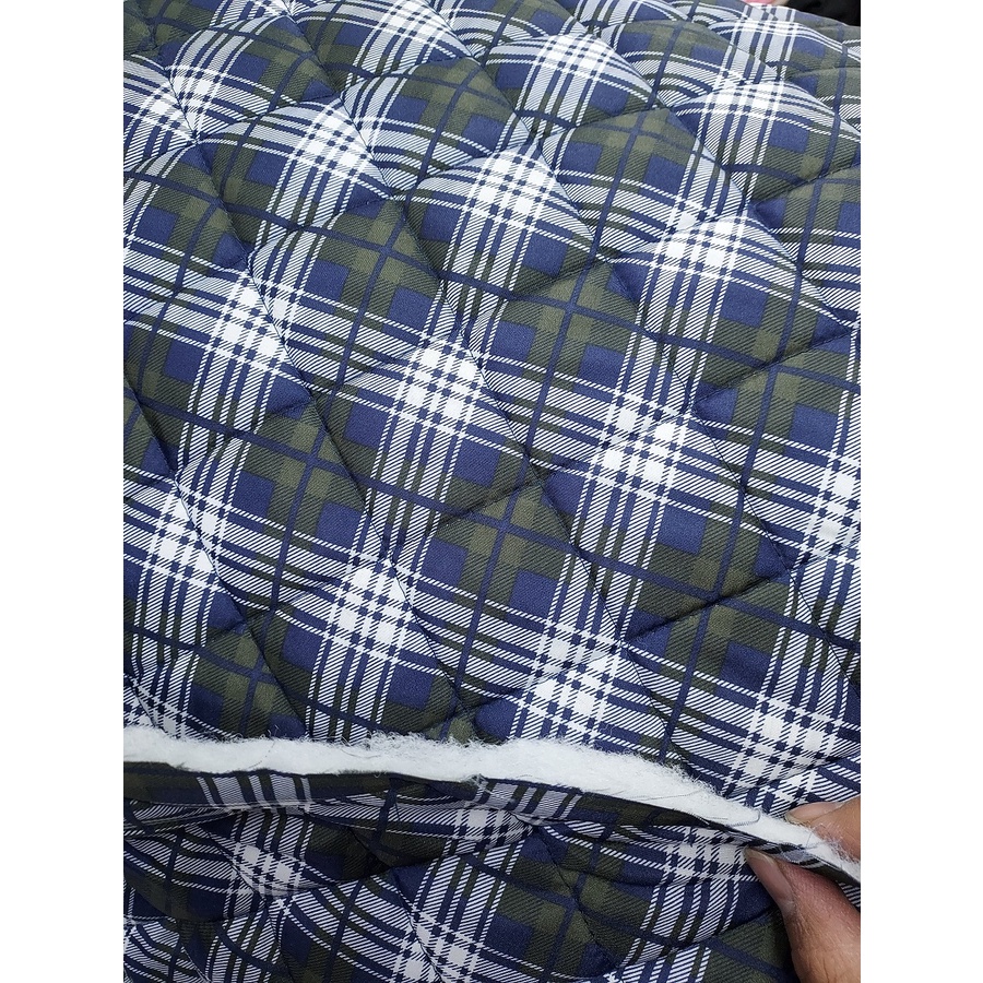 布料共和國~壓棉布 菱格壓線布 藍蘇格蘭 75D布/厚鋪棉保暖~禦寒 可自製露營睡袋