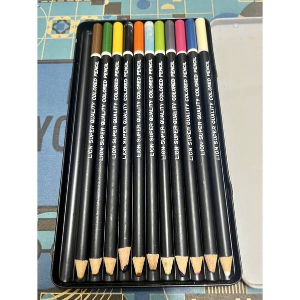 11色 彩色鉛筆 色鉛筆 附鐵盒