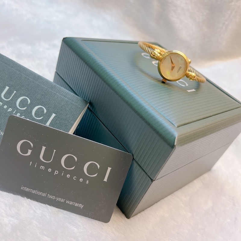 日本二手正品Gucci白珠貝金色鋼索錶 Gucci鋼索錶 Gucci錶 Gucci手錶 Gucci配件 vintage