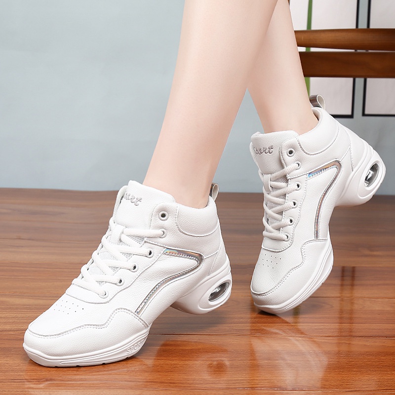 白色爵士舞蹈鞋跳舞不累腳的舞鞋夏季廣場舞鞋女中跟曳步舞專用鞋