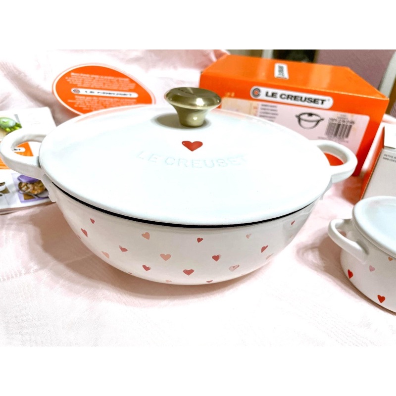 Le Creuset 甜心系列琺瑯鑄鐵媽咪鍋  22cm雪花白-淡金頭-內鍋白