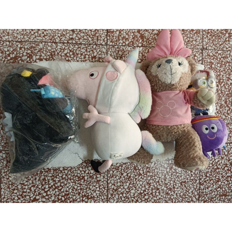 娃娃機商品--正版 12吋 哥吉拉娃娃、粉紅豬娃娃、雪莉梅娃娃、6吋小小兵娃娃、阿奇幼幼園娃娃，整圖賣。