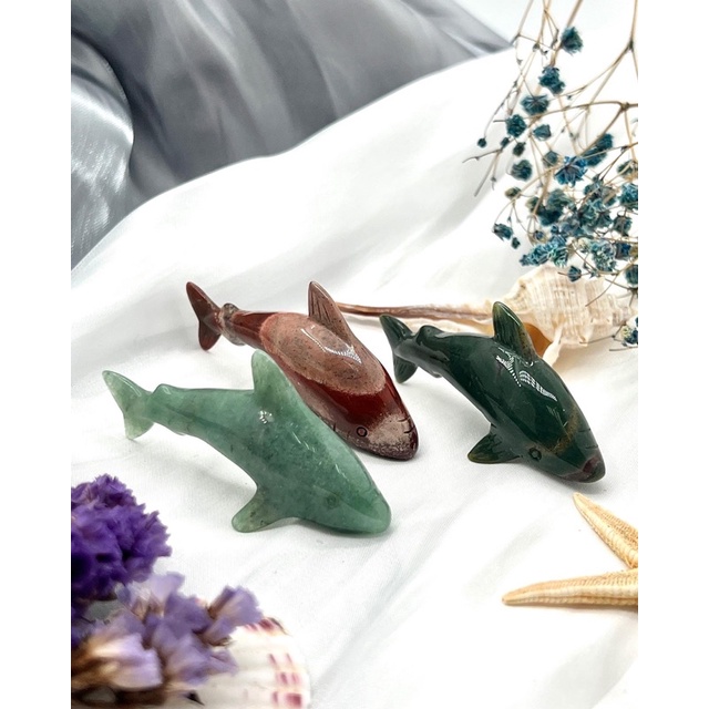 【Excellent Stone||愛石人】天然礦石 鯊魚雕刻 動物雕刻 綠東陵 彩虹石 紅磚石 印度瑪瑙