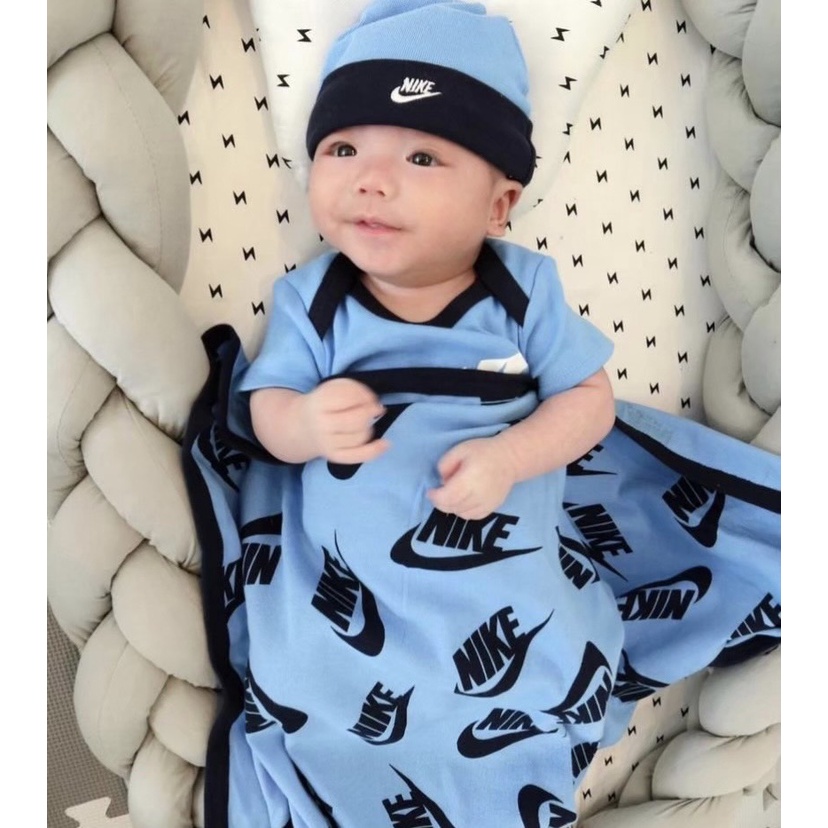 現貨🇺🇸美國購回🇺🇸Nike baby 男寶新生兒/嬰幼兒短袖包屁衣+襪子+帽子+毛毯豪華禮盒組 藍 0-6M