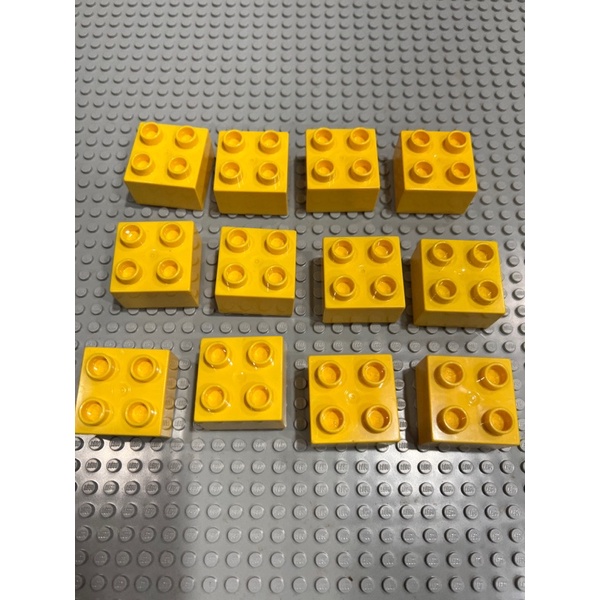 Lego Duplo 2x2 亮黃色 基本磚 12顆(二手）