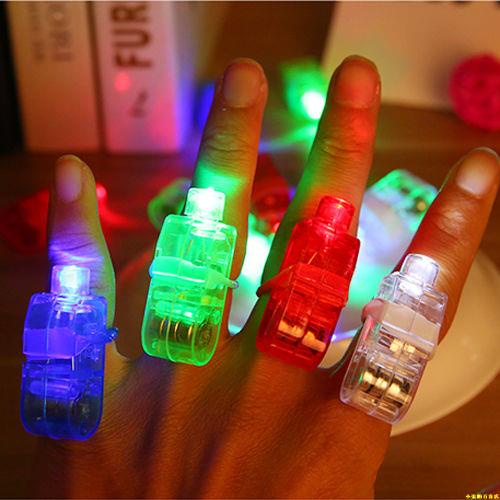 【蝦皮優選】手指燈發光 戒指燈手指 投影激光燈 彩色炫彩LED酒吧舞會演出玩具