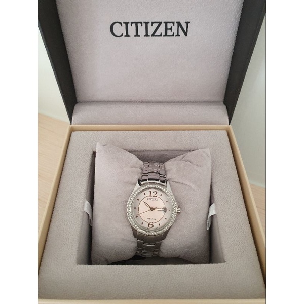 《二手出清》CITIZEN 星辰 Eco-Drive 施華洛世奇水晶光動能女錶（FE1140-51X）