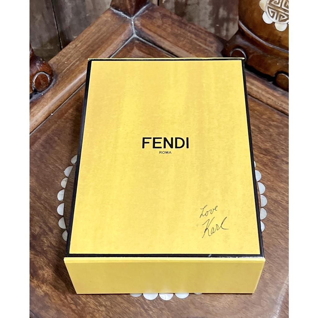 【二手名牌正品紙盒】FENDI 芬迪 包盒 收納盒 硬紙盒 禮物盒 磁扣盒 紙盒 'Love Karl"印刷簽名