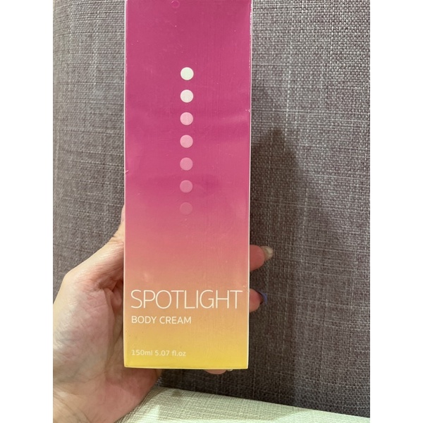 現貨KCWINWIN 肌透光 身體乳 聚光燈 spotlight（即期品）「全新未開封」
