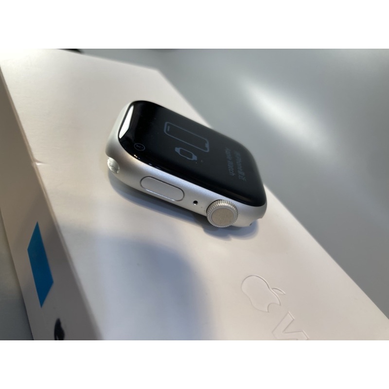 Apple Watch S8 45mm gps 原廠保固內 🔋100 可議價