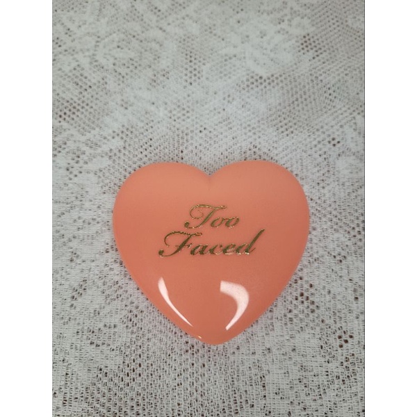 Too Faced 多面派對兔子浮雕愛心腮紅 色號： l will always love you