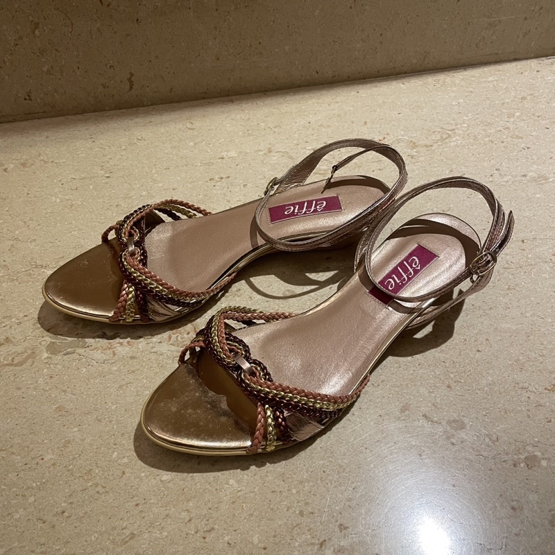 【二手】阿瘦皮鞋Effie系列/低跟涼鞋/粉橘/羊皮+金箔羊皮