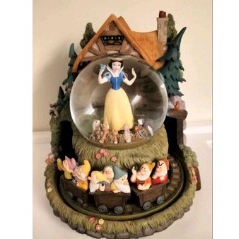 迪士尼白雪公主七個小矮人大型音樂水晶球
