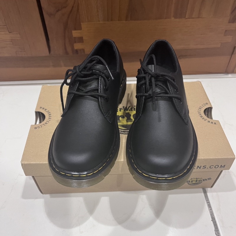 dr.martens 馬丁鞋 3孔 1461 大童款 全新現貨 保正 UK2:21.5～22cm 便宜出售