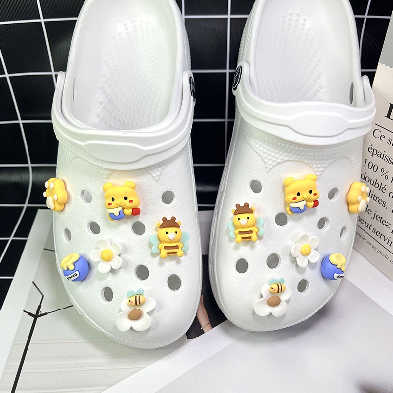 【12pcs】蜂蜜維尼熊crocs 鞋扣 DIY洞洞鞋配件裝飾 拖鞋 涼鞋 native 鞋扣 crocs 独特創意礼物