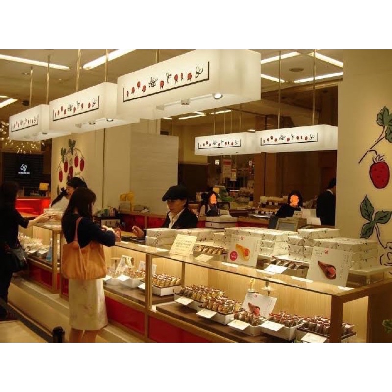 日本 AUDREY 草莓🍓奶油花束餅💐情人節。草莓。貓舌餅