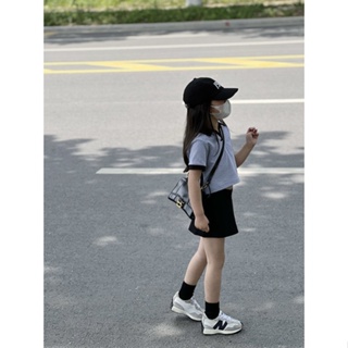 韓國童裝 女童夏季套裝 2023夏季新款 中兒童簡單款POLO衫短裙吊式短版兩件套 韓版時髦