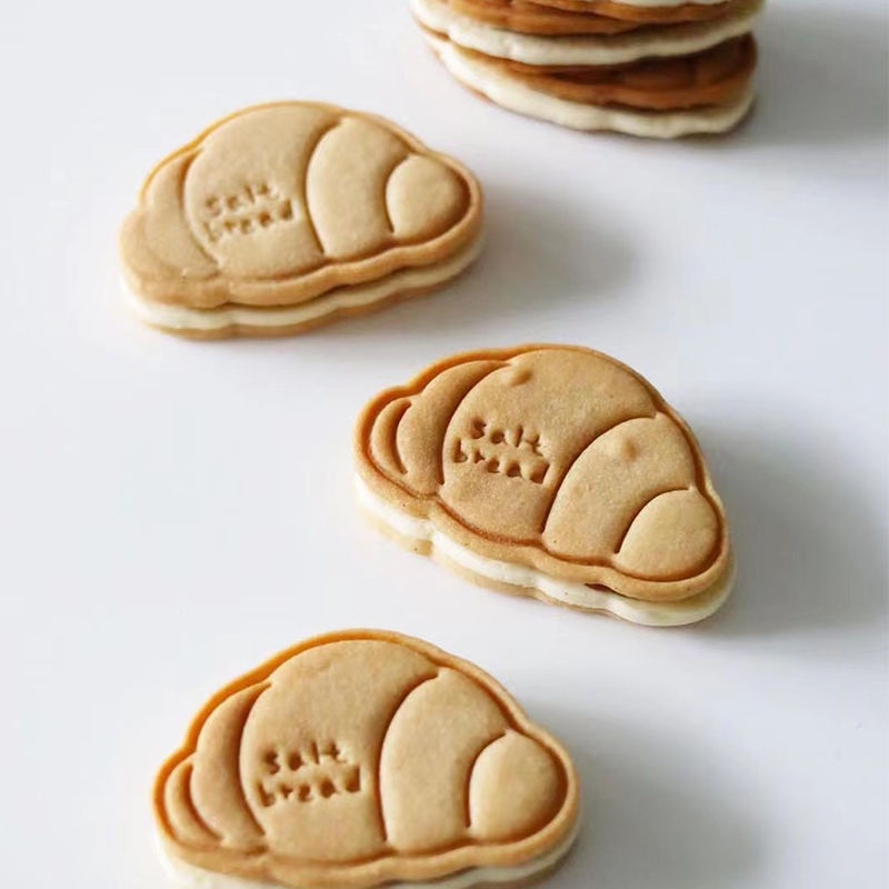 日式可頌造型餅乾模創意牛角包曲奇烘焙手壓草莓餅撻輔助工具
