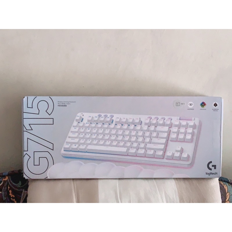 【全新現貨】羅技Logitech G系列 G715 無線機械式鍵盤 附軟綿綿雲朵手托☁️-茶軸版 電競鍵盤