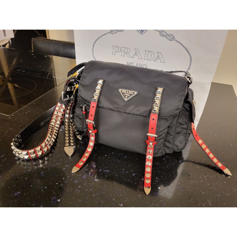 PRADA 鉚釘皮革背帶 尼龍 側背包 肩背包 郵差包 斜背包