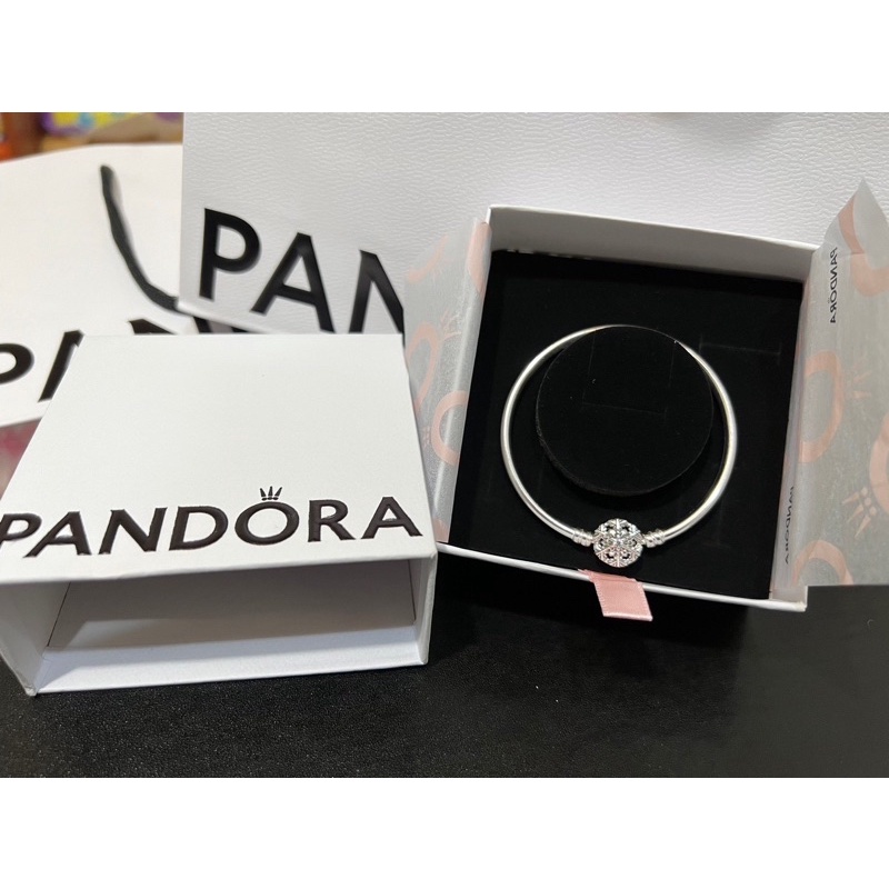 Pandora限量璀璨雪花手環（全新商品）