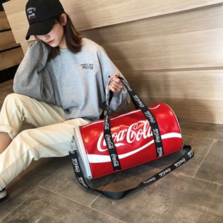 運動健身包女 創意可口可樂防水pu健身包 日韓 男女訓練包 瑜伽運動包 便攜手提包 斜背包 乾濕兩用行李袋 登機包旅行包