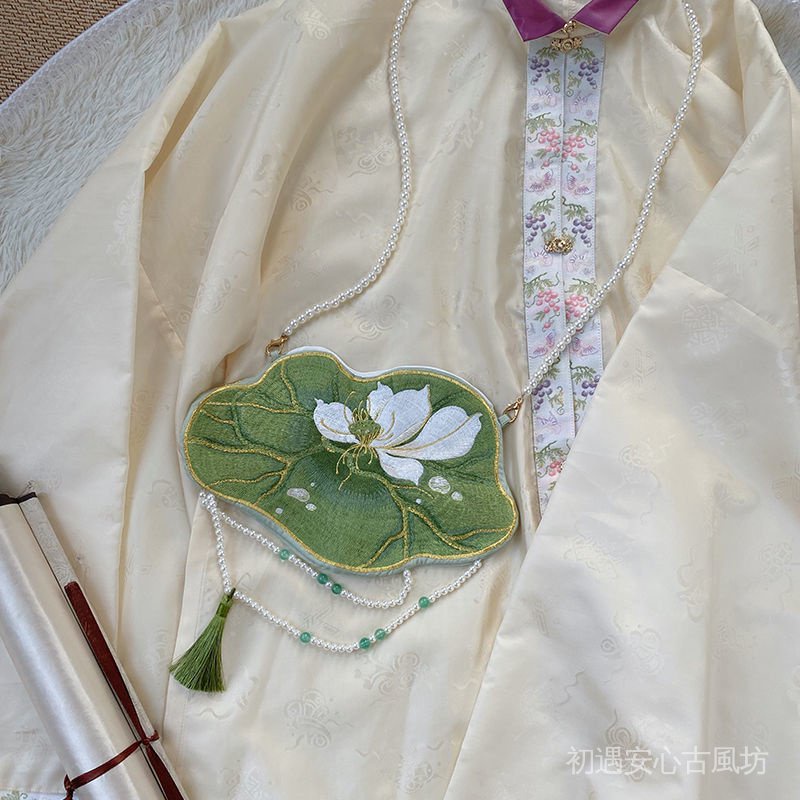 【噹天出貨】單肩包 刺繡包 古風 新中式 黎落閣漢服包包繡花荷葉雙麵繡花古風原創漢服百搭白菜漢服女配飾