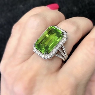 仿真公主方鑽橄欖綠鋯石戒子 時尚訂婚戒指