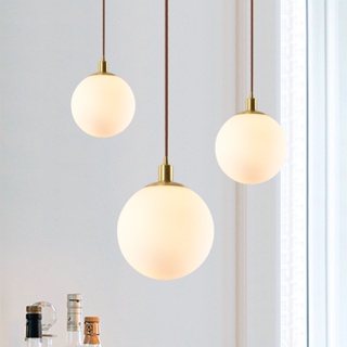 北歐餐廳燈奶白玻璃圓球吊燈創意卧室床頭燈具