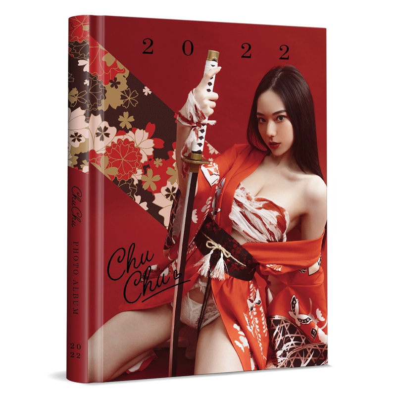 啾啾2022寫真書（精裝）[88折]11101006991 TAAZE讀冊生活網路書店