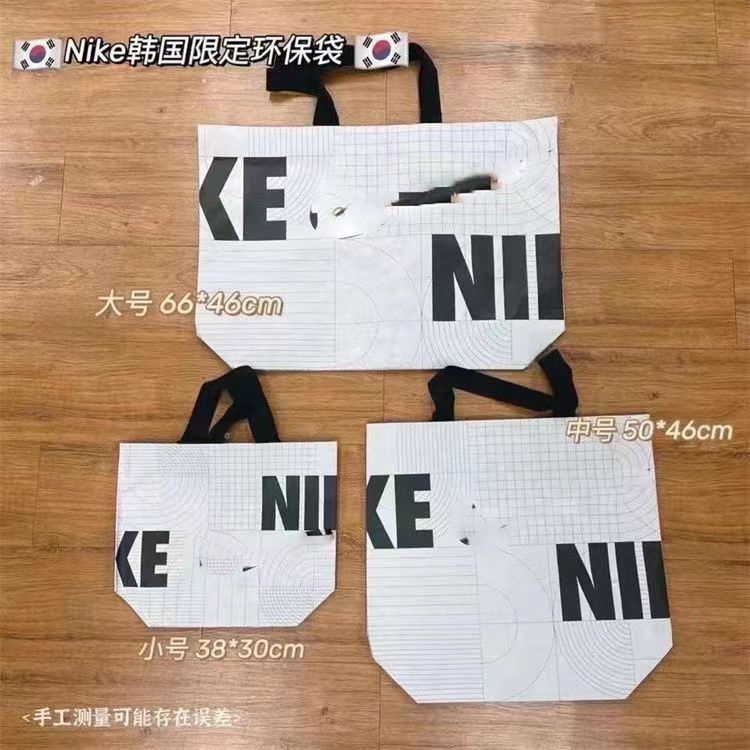 韓國限定 NIKE環保♻️再生防水購物袋 手提包黑色/白色方便大容量單肩購物袋 購物袋 手提包 單肩背購物袋 7O1F